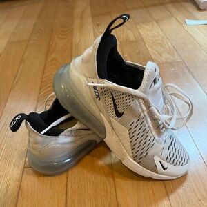 Nike Air Max 270 - size 5